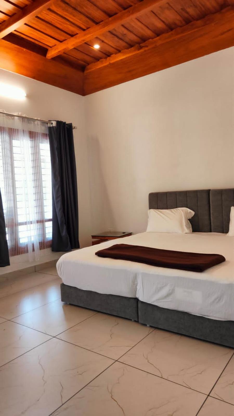 The Royal Island Hotel Mundrothuruth Room photo